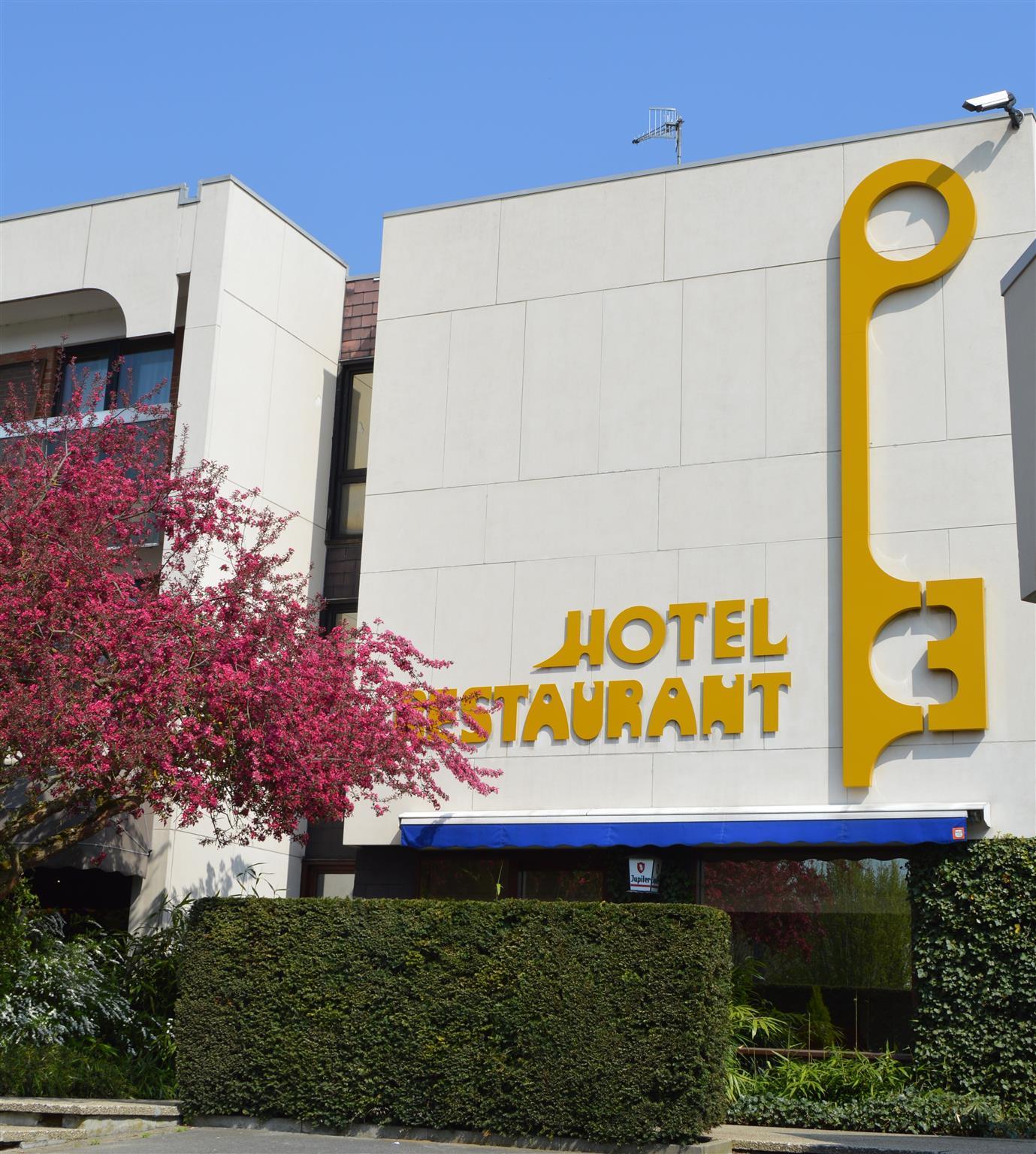 Hotel Les 3 Cles Gembloux Exterior photo