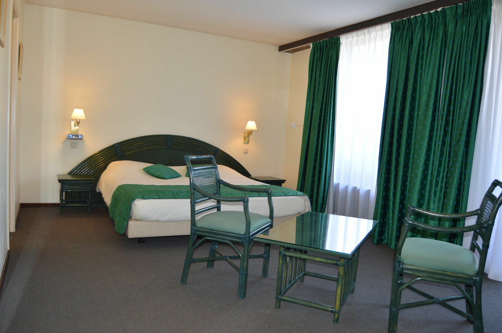 Hotel Les 3 Cles Gembloux Exterior photo