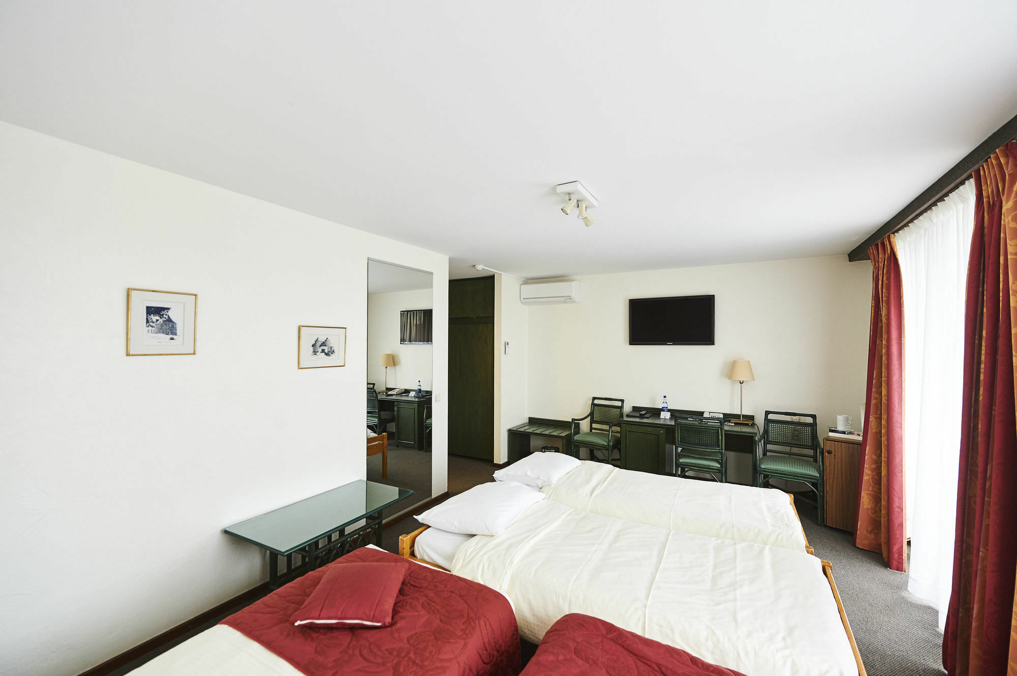 Hotel Les 3 Cles Gembloux Exterior photo